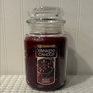 Yankee Candle 🕯️ Black Cherry Scented Jar